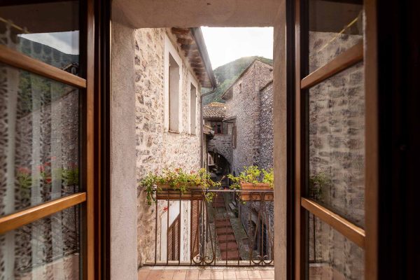 antico-borgo-scheggino-umbria-torre-del-nera